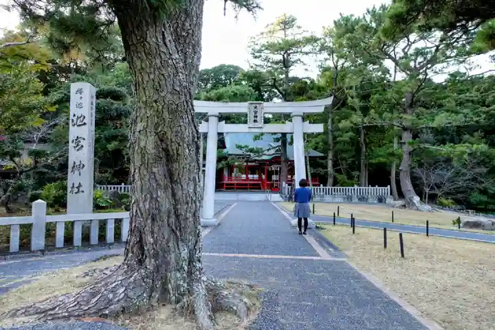 桜ヶ池池宮神社の鳥居