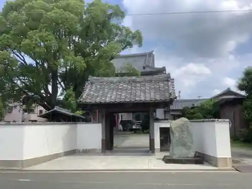 長全寺の山門