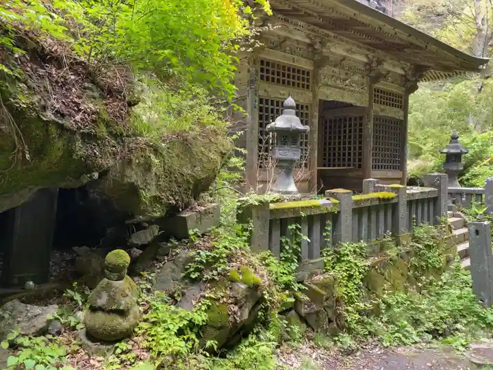 釋尊寺の山門・神門