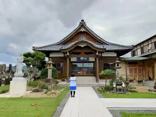 観音寺の本殿