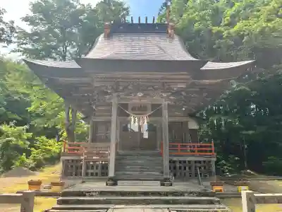 榮神社の{uncategorized: "未分類", other: "その他", undefined: "問題あり", building: "その他建物", grave: "お墓", sacred_gate: "鳥居", guardian: "狛犬", statue: "像", buddha: "仏像", history: "歴史", nature: "自然", garden: "庭園", animal: "動物", pagoda: "塔", temizu: "手水舎", mountain_gate: "山門・神門", sanctuary: "本殿・本堂", subordinate: "末社・摂社", art: "芸術", scenery: "景色", jizo: "地蔵", ema: "絵馬", goshuin: "御朱印", omikuji: "おみくじ", items: "授与品その他", amulet: "お守り", goshuincho: "御朱印帳", eats: "食事", festival: "お祭り", votive_dance: "神楽", shichigosan: "七五三参", wedding: "結婚式", experience: "体験その他", initially: "初詣", around: "周辺", anti_infection: "感染症対策"}