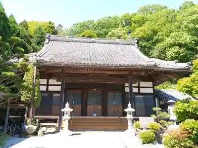 慈円寺の{uncategorized: "未分類", other: "その他", undefined: "問題あり", building: "その他建物", grave: "お墓", sacred_gate: "鳥居", guardian: "狛犬", statue: "像", buddha: "仏像", history: "歴史", nature: "自然", garden: "庭園", animal: "動物", pagoda: "塔", temizu: "手水舎", mountain_gate: "山門・神門", sanctuary: "本殿・本堂", subordinate: "末社・摂社", art: "芸術", scenery: "景色", jizo: "地蔵", ema: "絵馬", goshuin: "御朱印", omikuji: "おみくじ", items: "授与品その他", amulet: "お守り", goshuincho: "御朱印帳", eats: "食事", festival: "お祭り", votive_dance: "神楽", shichigosan: "七五三参", wedding: "結婚式", experience: "体験その他", initially: "初詣", around: "周辺", anti_infection: "感染症対策"}