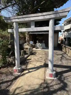 白旗稲荷神社の{uncategorized: "未分類", other: "その他", undefined: "問題あり", building: "その他建物", grave: "お墓", sacred_gate: "鳥居", guardian: "狛犬", statue: "像", buddha: "仏像", history: "歴史", nature: "自然", garden: "庭園", animal: "動物", pagoda: "塔", temizu: "手水舎", mountain_gate: "山門・神門", sanctuary: "本殿・本堂", subordinate: "末社・摂社", art: "芸術", scenery: "景色", jizo: "地蔵", ema: "絵馬", goshuin: "御朱印", omikuji: "おみくじ", items: "授与品その他", amulet: "お守り", goshuincho: "御朱印帳", eats: "食事", festival: "お祭り", votive_dance: "神楽", shichigosan: "七五三参", wedding: "結婚式", experience: "体験その他", initially: "初詣", around: "周辺", anti_infection: "感染症対策"}