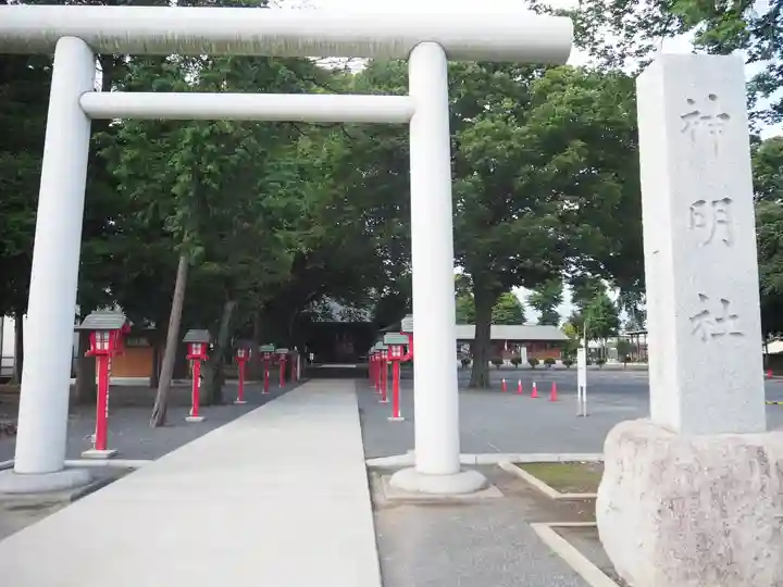 神明社の鳥居