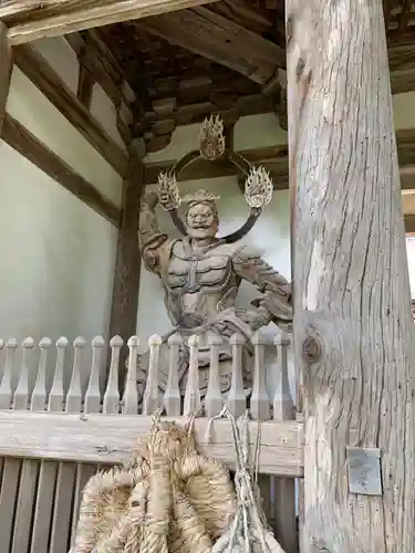 西明寺の像