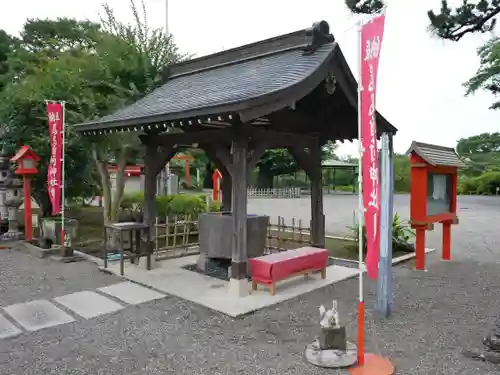 尾曳稲荷神社の手水舎