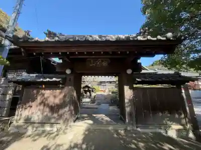 長福寺の{uncategorized: "未分類", other: "その他", undefined: "問題あり", building: "その他建物", grave: "お墓", sacred_gate: "鳥居", guardian: "狛犬", statue: "像", buddha: "仏像", history: "歴史", nature: "自然", garden: "庭園", animal: "動物", pagoda: "塔", temizu: "手水舎", mountain_gate: "山門・神門", sanctuary: "本殿・本堂", subordinate: "末社・摂社", art: "芸術", scenery: "景色", jizo: "地蔵", ema: "絵馬", goshuin: "御朱印", omikuji: "おみくじ", items: "授与品その他", amulet: "お守り", goshuincho: "御朱印帳", eats: "食事", festival: "お祭り", votive_dance: "神楽", shichigosan: "七五三参", wedding: "結婚式", experience: "体験その他", initially: "初詣", around: "周辺", anti_infection: "感染症対策"}