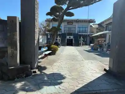 阿弥陀寺の{uncategorized: "未分類", other: "その他", undefined: "問題あり", building: "その他建物", grave: "お墓", sacred_gate: "鳥居", guardian: "狛犬", statue: "像", buddha: "仏像", history: "歴史", nature: "自然", garden: "庭園", animal: "動物", pagoda: "塔", temizu: "手水舎", mountain_gate: "山門・神門", sanctuary: "本殿・本堂", subordinate: "末社・摂社", art: "芸術", scenery: "景色", jizo: "地蔵", ema: "絵馬", goshuin: "御朱印", omikuji: "おみくじ", items: "授与品その他", amulet: "お守り", goshuincho: "御朱印帳", eats: "食事", festival: "お祭り", votive_dance: "神楽", shichigosan: "七五三参", wedding: "結婚式", experience: "体験その他", initially: "初詣", around: "周辺", anti_infection: "感染症対策"}