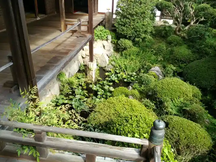 長岳寺の庭園