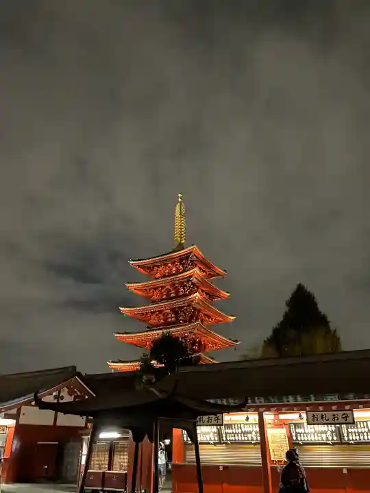 浅草寺の塔