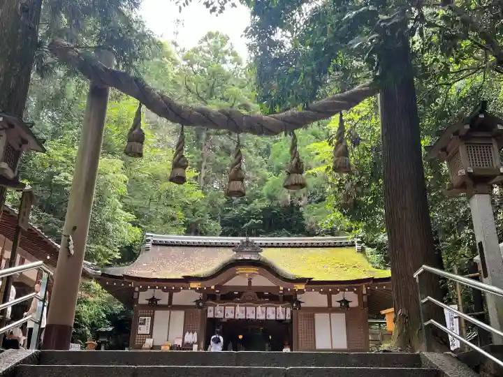 狭井坐大神荒魂神社(狭井神社)の{uncategorized: "未分類", other: "その他", undefined: "問題あり", building: "その他建物", grave: "お墓", sacred_gate: "鳥居", guardian: "狛犬", statue: "像", buddha: "仏像", history: "歴史", nature: "自然", garden: "庭園", animal: "動物", pagoda: "塔", temizu: "手水舎", mountain_gate: "山門・神門", sanctuary: "本殿・本堂", subordinate: "末社・摂社", art: "芸術", scenery: "景色", jizo: "地蔵", ema: "絵馬", goshuin: "御朱印", omikuji: "おみくじ", items: "授与品その他", amulet: "お守り", goshuincho: "御朱印帳", eats: "食事", festival: "お祭り", votive_dance: "神楽", shichigosan: "七五三参", wedding: "結婚式", experience: "体験その他", initially: "初詣", around: "周辺", anti_infection: "感染症対策"}