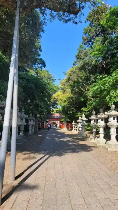 息栖神社の{uncategorized: "未分類", other: "その他", undefined: "問題あり", building: "その他建物", grave: "お墓", sacred_gate: "鳥居", guardian: "狛犬", statue: "像", buddha: "仏像", history: "歴史", nature: "自然", garden: "庭園", animal: "動物", pagoda: "塔", temizu: "手水舎", mountain_gate: "山門・神門", sanctuary: "本殿・本堂", subordinate: "末社・摂社", art: "芸術", scenery: "景色", jizo: "地蔵", ema: "絵馬", goshuin: "御朱印", omikuji: "おみくじ", items: "授与品その他", amulet: "お守り", goshuincho: "御朱印帳", eats: "食事", festival: "お祭り", votive_dance: "神楽", shichigosan: "七五三参", wedding: "結婚式", experience: "体験その他", initially: "初詣", around: "周辺", anti_infection: "感染症対策"}