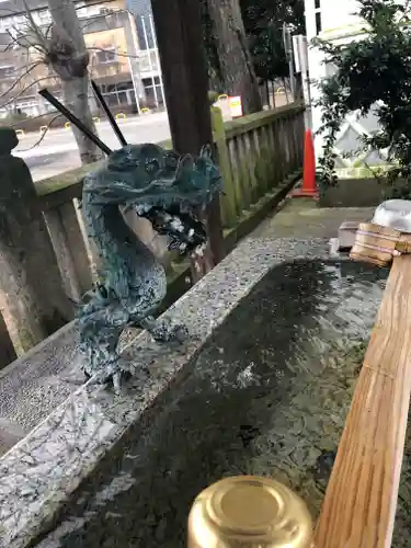 健田須賀神社の手水舎