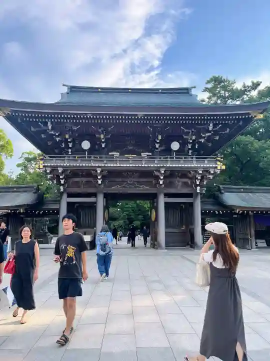 寒川神社の{uncategorized: "未分類", other: "その他", undefined: "問題あり", building: "その他建物", grave: "お墓", sacred_gate: "鳥居", guardian: "狛犬", statue: "像", buddha: "仏像", history: "歴史", nature: "自然", garden: "庭園", animal: "動物", pagoda: "塔", temizu: "手水舎", mountain_gate: "山門・神門", sanctuary: "本殿・本堂", subordinate: "末社・摂社", art: "芸術", scenery: "景色", jizo: "地蔵", ema: "絵馬", goshuin: "御朱印", omikuji: "おみくじ", items: "授与品その他", amulet: "お守り", goshuincho: "御朱印帳", eats: "食事", festival: "お祭り", votive_dance: "神楽", shichigosan: "七五三参", wedding: "結婚式", experience: "体験その他", initially: "初詣", around: "周辺", anti_infection: "感染症対策"}