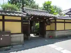 源妙院の山門