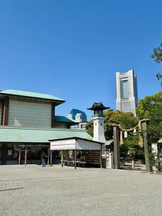 伊勢山皇大神宮の{uncategorized: "未分類", other: "その他", undefined: "問題あり", building: "その他建物", grave: "お墓", sacred_gate: "鳥居", guardian: "狛犬", statue: "像", buddha: "仏像", history: "歴史", nature: "自然", garden: "庭園", animal: "動物", pagoda: "塔", temizu: "手水舎", mountain_gate: "山門・神門", sanctuary: "本殿・本堂", subordinate: "末社・摂社", art: "芸術", scenery: "景色", jizo: "地蔵", ema: "絵馬", goshuin: "御朱印", omikuji: "おみくじ", items: "授与品その他", amulet: "お守り", goshuincho: "御朱印帳", eats: "食事", festival: "お祭り", votive_dance: "神楽", shichigosan: "七五三参", wedding: "結婚式", experience: "体験その他", initially: "初詣", around: "周辺", anti_infection: "感染症対策"}