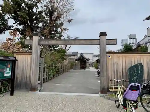 悟眞寺（悟真寺）の山門・神門