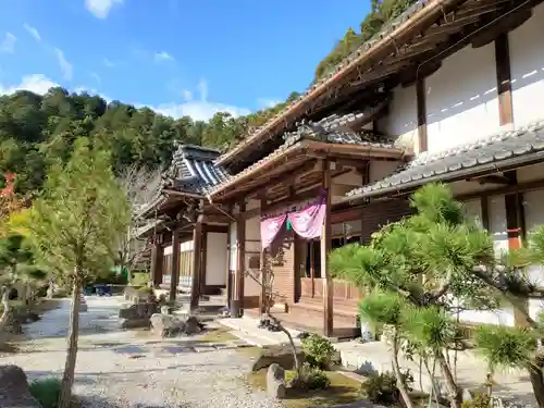 総見寺の本殿