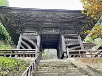 宝珠山 立石寺の山門・神門