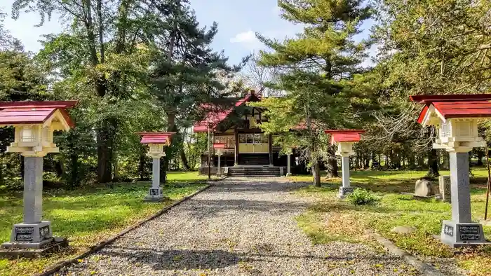 雨龍神社の建物その他