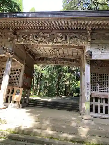 倭文神社の山門