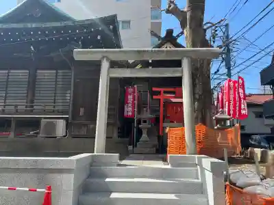 櫻木神社の{uncategorized: "未分類", other: "その他", undefined: "問題あり", building: "その他建物", grave: "お墓", sacred_gate: "鳥居", guardian: "狛犬", statue: "像", buddha: "仏像", history: "歴史", nature: "自然", garden: "庭園", animal: "動物", pagoda: "塔", temizu: "手水舎", mountain_gate: "山門・神門", sanctuary: "本殿・本堂", subordinate: "末社・摂社", art: "芸術", scenery: "景色", jizo: "地蔵", ema: "絵馬", goshuin: "御朱印", omikuji: "おみくじ", items: "授与品その他", amulet: "お守り", goshuincho: "御朱印帳", eats: "食事", festival: "お祭り", votive_dance: "神楽", shichigosan: "七五三参", wedding: "結婚式", experience: "体験その他", initially: "初詣", around: "周辺", anti_infection: "感染症対策"}