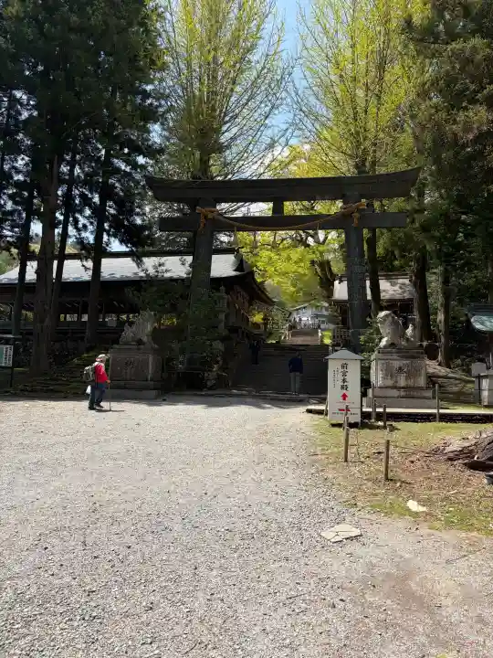 諏訪大社上社前宮の{uncategorized: "未分類", other: "その他", undefined: "問題あり", building: "その他建物", grave: "お墓", sacred_gate: "鳥居", guardian: "狛犬", statue: "像", buddha: "仏像", history: "歴史", nature: "自然", garden: "庭園", animal: "動物", pagoda: "塔", temizu: "手水舎", mountain_gate: "山門・神門", sanctuary: "本殿・本堂", subordinate: "末社・摂社", art: "芸術", scenery: "景色", jizo: "地蔵", ema: "絵馬", goshuin: "御朱印", omikuji: "おみくじ", items: "授与品その他", amulet: "お守り", goshuincho: "御朱印帳", eats: "食事", festival: "お祭り", votive_dance: "神楽", shichigosan: "七五三参", wedding: "結婚式", experience: "体験その他", initially: "初詣", around: "周辺", anti_infection: "感染症対策"}