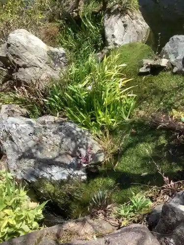 おちょぼ稲荷故里の宮の庭園