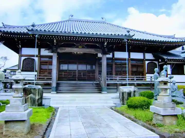 興陽寺の本殿・本堂