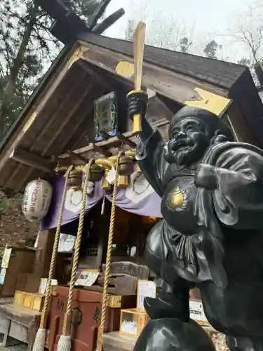 中之嶽神社の{uncategorized: "未分類", other: "その他", undefined: "問題あり", building: "その他建物", grave: "お墓", sacred_gate: "鳥居", guardian: "狛犬", statue: "像", buddha: "仏像", history: "歴史", nature: "自然", garden: "庭園", animal: "動物", pagoda: "塔", temizu: "手水舎", mountain_gate: "山門・神門", sanctuary: "本殿・本堂", subordinate: "末社・摂社", art: "芸術", scenery: "景色", jizo: "地蔵", ema: "絵馬", goshuin: "御朱印", omikuji: "おみくじ", items: "授与品その他", amulet: "お守り", goshuincho: "御朱印帳", eats: "食事", festival: "お祭り", votive_dance: "神楽", shichigosan: "七五三参", wedding: "結婚式", experience: "体験その他", initially: "初詣", around: "周辺", anti_infection: "感染症対策"}