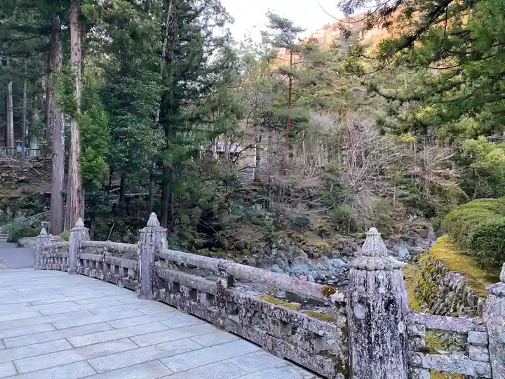 身延山 祖廟拝殿のその他建物