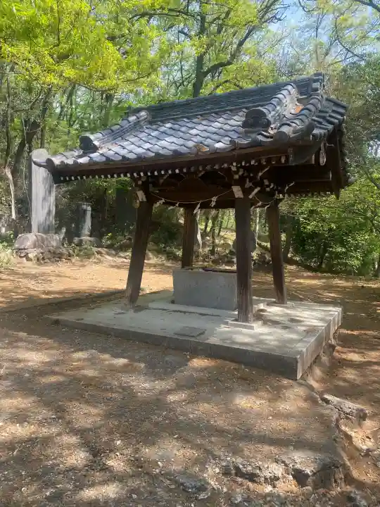 高山神社の{uncategorized: "未分類", other: "その他", undefined: "問題あり", building: "その他建物", grave: "お墓", sacred_gate: "鳥居", guardian: "狛犬", statue: "像", buddha: "仏像", history: "歴史", nature: "自然", garden: "庭園", animal: "動物", pagoda: "塔", temizu: "手水舎", mountain_gate: "山門・神門", sanctuary: "本殿・本堂", subordinate: "末社・摂社", art: "芸術", scenery: "景色", jizo: "地蔵", ema: "絵馬", goshuin: "御朱印", omikuji: "おみくじ", items: "授与品その他", amulet: "お守り", goshuincho: "御朱印帳", eats: "食事", festival: "お祭り", votive_dance: "神楽", shichigosan: "七五三参", wedding: "結婚式", experience: "体験その他", initially: "初詣", around: "周辺", anti_infection: "感染症対策"}