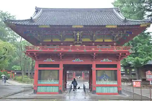 根津神社の山門・神門