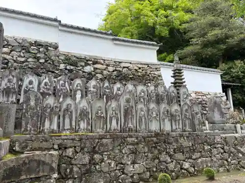西教寺の{uncategorized: "未分類", other: "その他", undefined: "問題あり", building: "その他建物", grave: "お墓", sacred_gate: "鳥居", guardian: "狛犬", statue: "像", buddha: "仏像", history: "歴史", nature: "自然", garden: "庭園", animal: "動物", pagoda: "塔", temizu: "手水舎", mountain_gate: "山門・神門", sanctuary: "本殿・本堂", subordinate: "末社・摂社", art: "芸術", scenery: "景色", jizo: "地蔵", ema: "絵馬", goshuin: "御朱印", omikuji: "おみくじ", items: "授与品その他", amulet: "お守り", goshuincho: "御朱印帳", eats: "食事", festival: "お祭り", votive_dance: "神楽", shichigosan: "七五三参", wedding: "結婚式", experience: "体験その他", initially: "初詣", around: "周辺", anti_infection: "感染症対策"}