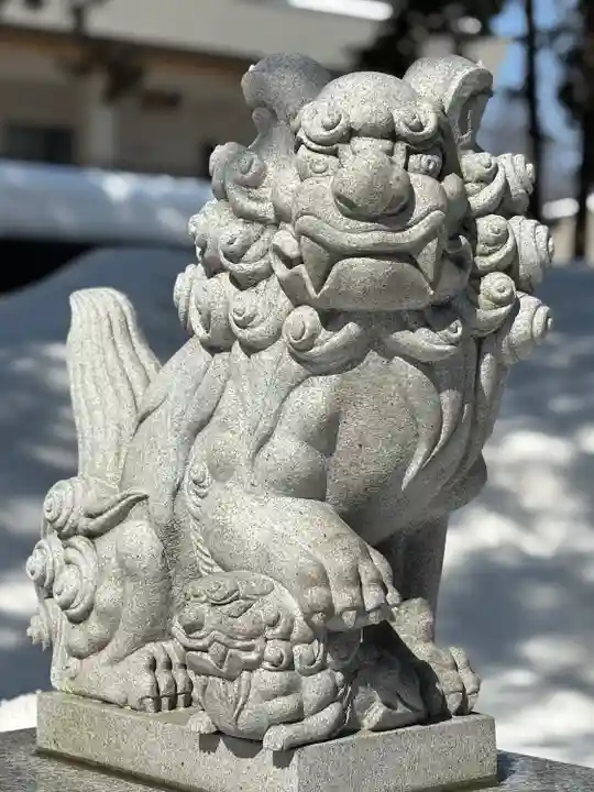 新琴似神社の狛犬