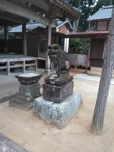 糸島市宇美八幡宮の狛犬