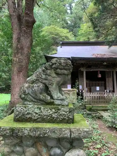 静神社の狛犬