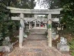 雲甘寺坐楢本神社の鳥居