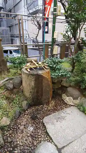 妻戀神社の手水舎