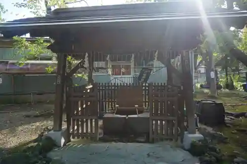 三囲神社の手水舎