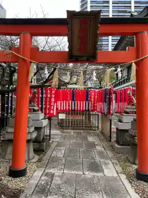 博労稲荷神社の{uncategorized: "未分類", other: "その他", undefined: "問題あり", building: "その他建物", grave: "お墓", sacred_gate: "鳥居", guardian: "狛犬", statue: "像", buddha: "仏像", history: "歴史", nature: "自然", garden: "庭園", animal: "動物", pagoda: "塔", temizu: "手水舎", mountain_gate: "山門・神門", sanctuary: "本殿・本堂", subordinate: "末社・摂社", art: "芸術", scenery: "景色", jizo: "地蔵", ema: "絵馬", goshuin: "御朱印", omikuji: "おみくじ", items: "授与品その他", amulet: "お守り", goshuincho: "御朱印帳", eats: "食事", festival: "お祭り", votive_dance: "神楽", shichigosan: "七五三参", wedding: "結婚式", experience: "体験その他", initially: "初詣", around: "周辺", anti_infection: "感染症対策"}