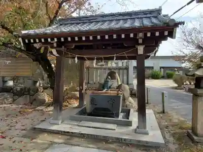 糸碕神社の手水舎