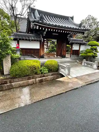 法心寺の山門