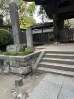 極楽寺(霊鷲山感應院極楽律寺)の山門・神門
