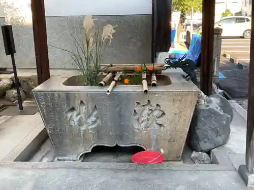 新羅神社の手水舎