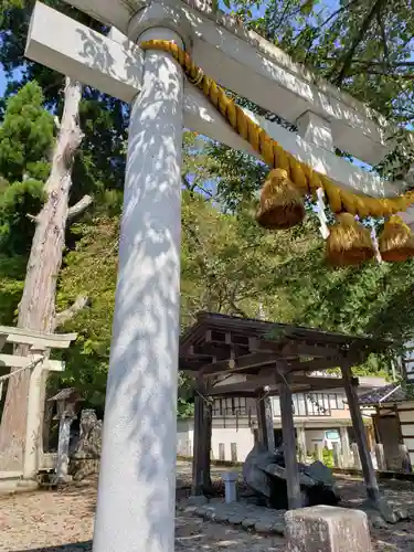 下梨地主神社の鳥居