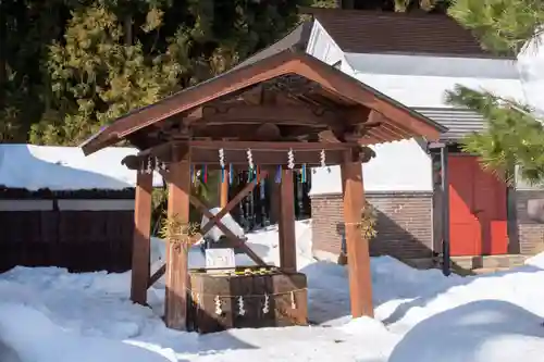 土津神社｜こどもと出世の神さまの手水