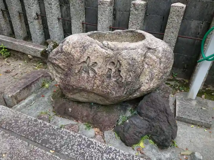 八白龍神社の手水舎