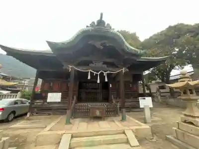 小烏神社の{uncategorized: "未分類", other: "その他", undefined: "問題あり", building: "その他建物", grave: "お墓", sacred_gate: "鳥居", guardian: "狛犬", statue: "像", buddha: "仏像", history: "歴史", nature: "自然", garden: "庭園", animal: "動物", pagoda: "塔", temizu: "手水舎", mountain_gate: "山門・神門", sanctuary: "本殿・本堂", subordinate: "末社・摂社", art: "芸術", scenery: "景色", jizo: "地蔵", ema: "絵馬", goshuin: "御朱印", omikuji: "おみくじ", items: "授与品その他", amulet: "お守り", goshuincho: "御朱印帳", eats: "食事", festival: "お祭り", votive_dance: "神楽", shichigosan: "七五三参", wedding: "結婚式", experience: "体験その他", initially: "初詣", around: "周辺", anti_infection: "感染症対策"}
