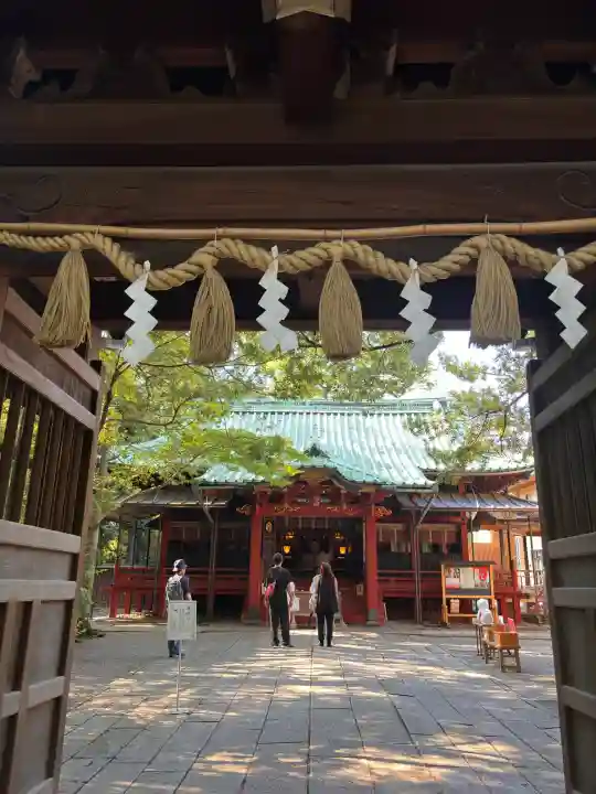 赤坂氷川神社の{uncategorized: "未分類", other: "その他", undefined: "問題あり", building: "その他建物", grave: "お墓", sacred_gate: "鳥居", guardian: "狛犬", statue: "像", buddha: "仏像", history: "歴史", nature: "自然", garden: "庭園", animal: "動物", pagoda: "塔", temizu: "手水舎", mountain_gate: "山門・神門", sanctuary: "本殿・本堂", subordinate: "末社・摂社", art: "芸術", scenery: "景色", jizo: "地蔵", ema: "絵馬", goshuin: "御朱印", omikuji: "おみくじ", items: "授与品その他", amulet: "お守り", goshuincho: "御朱印帳", eats: "食事", festival: "お祭り", votive_dance: "神楽", shichigosan: "七五三参", wedding: "結婚式", experience: "体験その他", initially: "初詣", around: "周辺", anti_infection: "感染症対策"}
